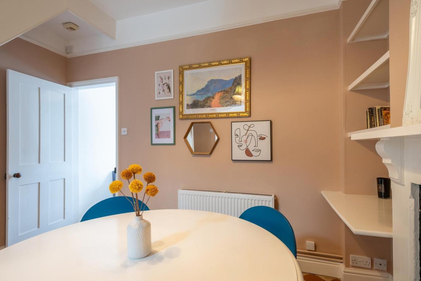 Charming Kings Road Holiday home *