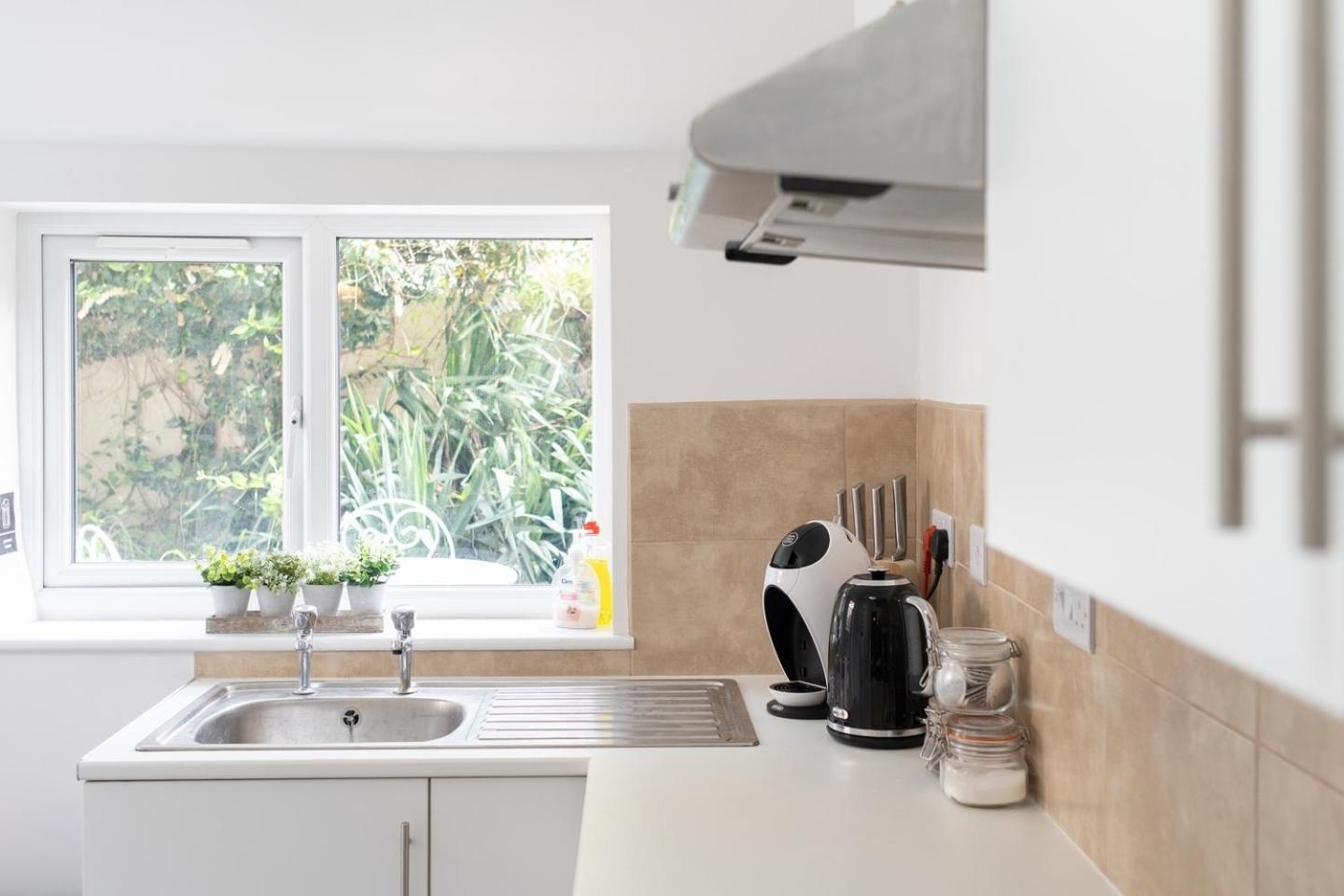 Charming Kings Road Holiday home *